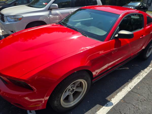 2012 Ford Mustang GT Premium — photo 2