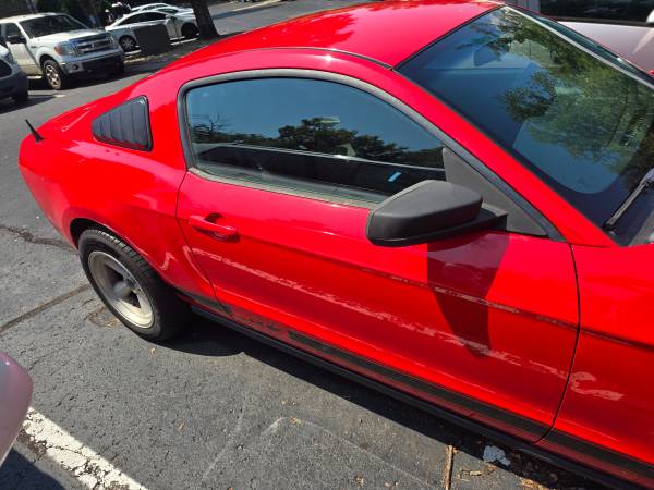 2012 Ford Mustang GT Premium — photo 7