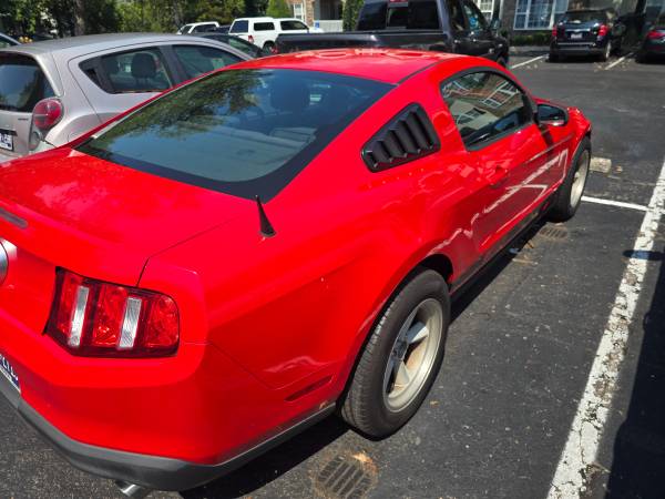 2012 Ford Mustang GT Premium — photo 6