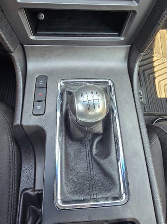 2012 Ford Mustang GT Premium — photo 11