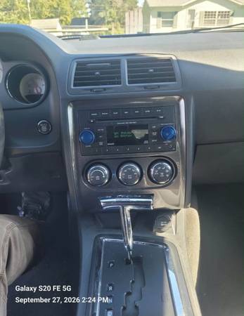 2012 Dodge Challenger SXT 2dr Coupe Automatic — photo 8