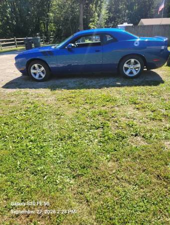 2012 Dodge Challenger SXT 2dr Coupe Automatic — photo 4
