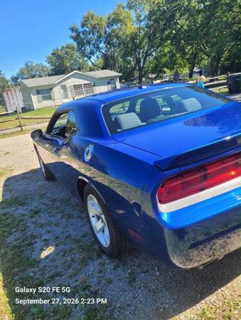2012 Dodge Challenger SXT 2dr Coupe Automatic — photo 5