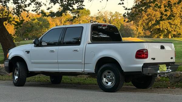2002 Ford F 150 XL 4x4 Super Cab Styleside 139 in. WB Manual — photo 5