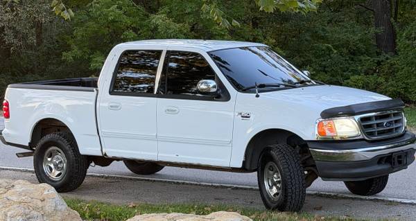 2002 Ford F 150 XL 4x4 Super Cab Styleside 139 in. WB Manual — photo 4