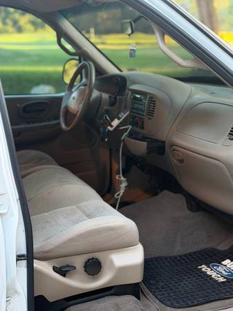 2002 Ford F 150 XL 4x4 Super Cab Styleside 139 in. WB Manual — photo 9