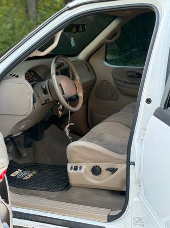 2002 Ford F 150 XL 4x4 Super Cab Styleside 139 in. WB Manual — photo 7