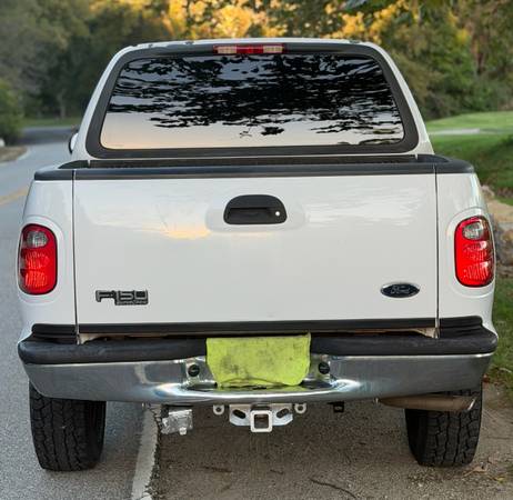 2002 Ford F 150 XL 4x4 Super Cab Styleside 139 in. WB Manual — photo 2
