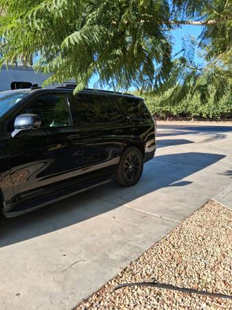 2021 Cadillac Escalade Premium Luxury Platinum 4x2 Automatic — photo 4