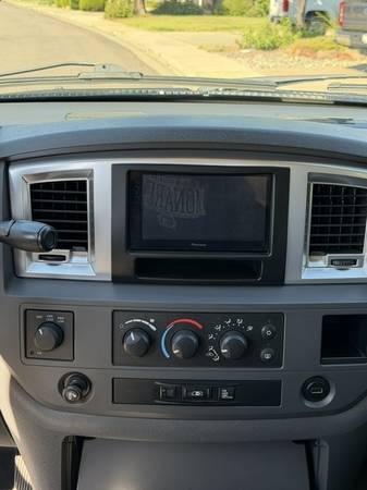 2009 Dodge RAM 2500 Laramie 4x2 Quad Cab 140.5 in. WB Automatic — photo 10