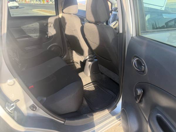 2015 Nissan Versa Note SR 4dr Hatchback CVT — photo 7