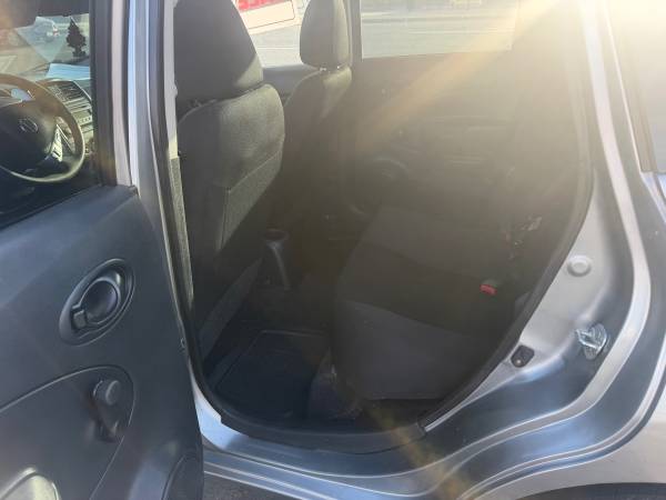 2015 Nissan Versa Note SR 4dr Hatchback CVT — photo 6