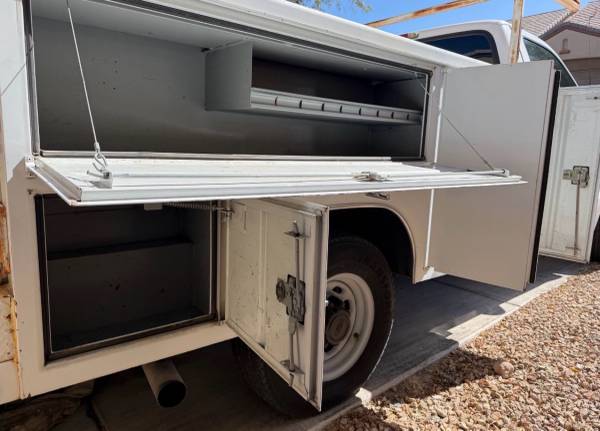 2003 Ford F 250 XL 4x2 SD Crew Cab 156 in. WB HD Manual — photo 3