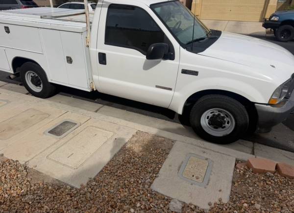 2003 Ford F 250 XL 4x2 SD Crew Cab 156 in. WB HD Manual — photo 2