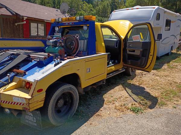 2012 Dodge Tow Truck — photo 2