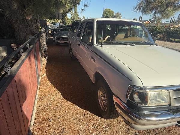 1994 Ford Ranger XL 2dr Standard Cab SB — photo 3