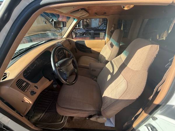 1994 Ford Ranger XL 2dr Standard Cab SB — photo 4