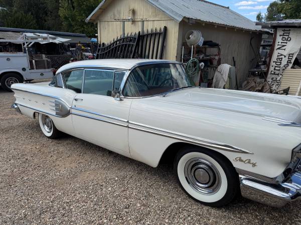 1958 Pontiac Star Chief — photo 2