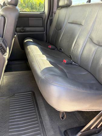 2004 GMC Sierra 2500 SLT — photo 12