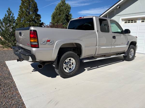 2004 GMC Sierra 2500 SLT — photo 6