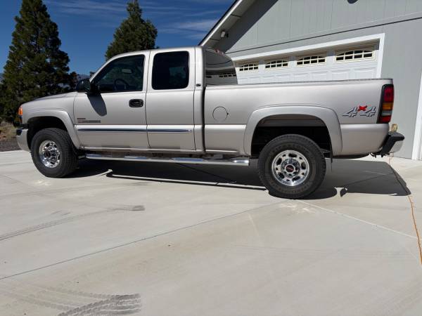2004 GMC Sierra 2500 SLT — photo 3