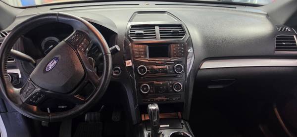 2016 Ford Explorer XLT 4dr 4x4 Automatic — photo 7