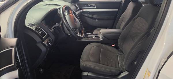 2016 Ford Explorer XLT 4dr 4x4 Automatic — photo 8