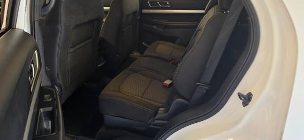 2016 Ford Explorer XLT 4dr 4x4 Automatic — photo 11
