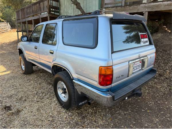 1994 Toyota 4runner SR5 V6 4dr SUV — photo 2
