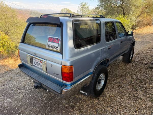 1994 Toyota 4runner SR5 V6 4dr SUV — photo 3
