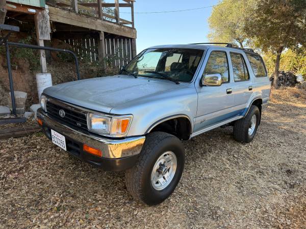 1994 Toyota 4runner SR5 V6 4dr SUV — photo 1