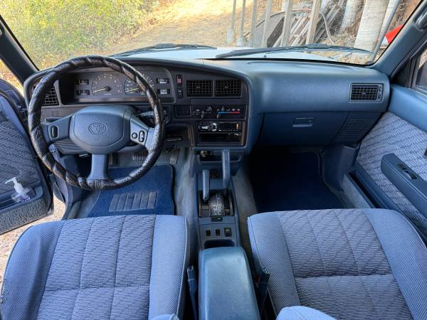 1994 Toyota 4runner SR5 V6 4dr SUV — photo 8