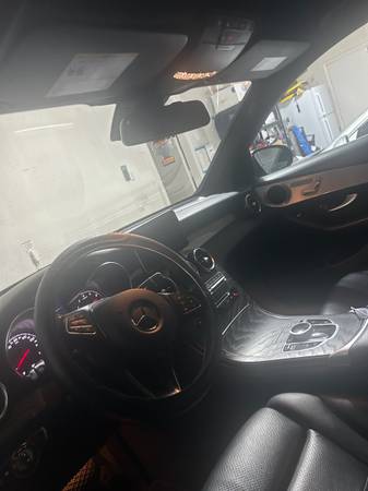 2019 Mercedes-Benz GLC 300 Base GLC 300 4dr 4x2 Automatic — photo 7