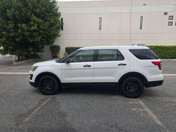 2016 Ford Sedan Police Interceptor Base All-wheel Drive Automatic — photo 1