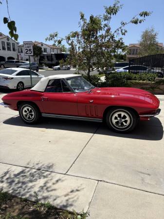 1965 Chevrolet Corvette — photo 2