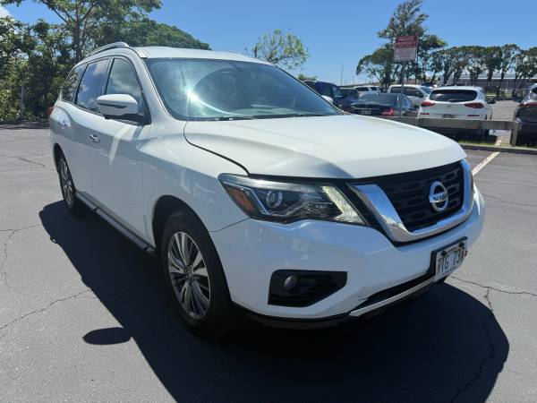 2019 Nissan Pathfinder SL — photo 2