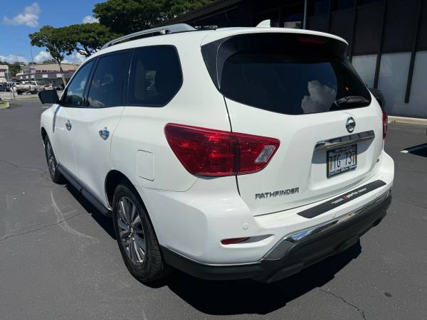 2019 Nissan Pathfinder SL — photo 4