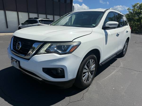 2019 Nissan Pathfinder SL — photo 1