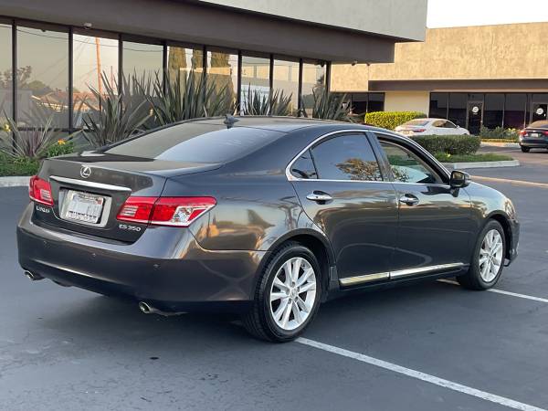 2010 Lexus ES 350 Base 4dr Sedan Automatic — photo 1