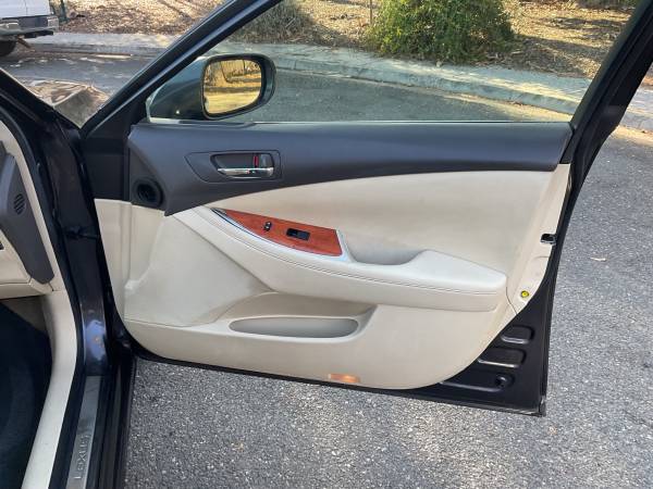 2010 Lexus ES 350 Base 4dr Sedan Automatic — photo 11