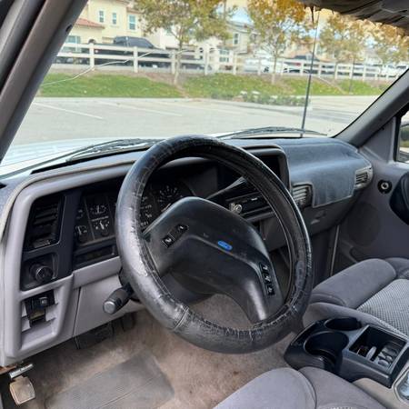 1994 Ford Ranger XL 2dr Standard Cab SB — photo 12