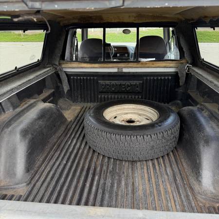 1994 Ford Ranger XL 2dr Standard Cab SB — photo 11