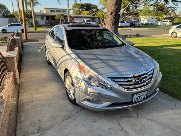 2011 Hyundai Sonata SE — photo 1