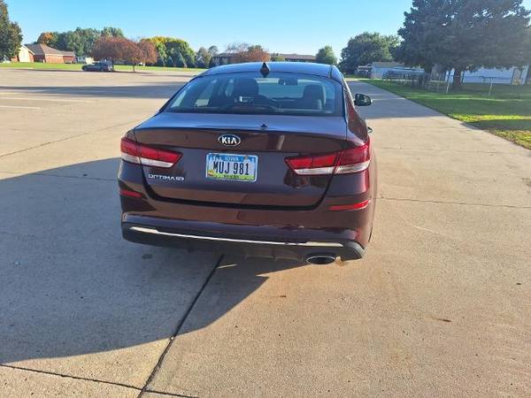 2019 KIA Optima S 4dr Sedan Automatic — photo 4