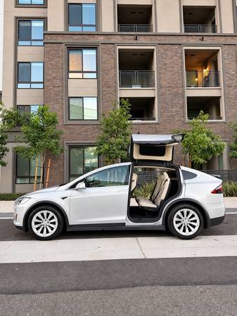 2018 Tesla Model X 75D 4dr Sport Utility Automatic — photo 8