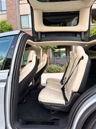 2018 Tesla Model X 75D 4dr Sport Utility Automatic — photo 10