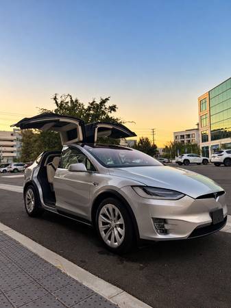 2018 Tesla Model X 75D 4dr Sport Utility Automatic — photo 3