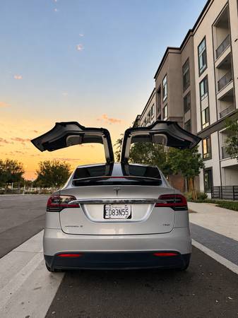 2018 Tesla Model X 75D 4dr Sport Utility Automatic — photo 7