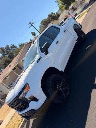 2024 Chevrolet Silverado 1500 Custom Trail Boss — photo 2
