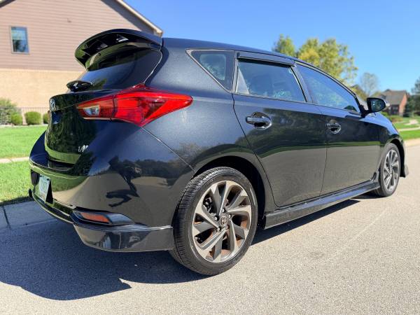 2017 Toyota Corolla IM Base 5dr Hatchback CVT — photo 7